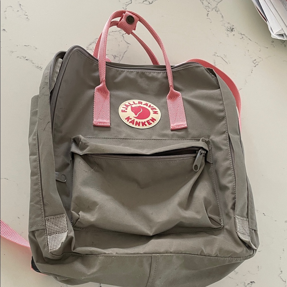 Kånken Backpack in Gray and Pink